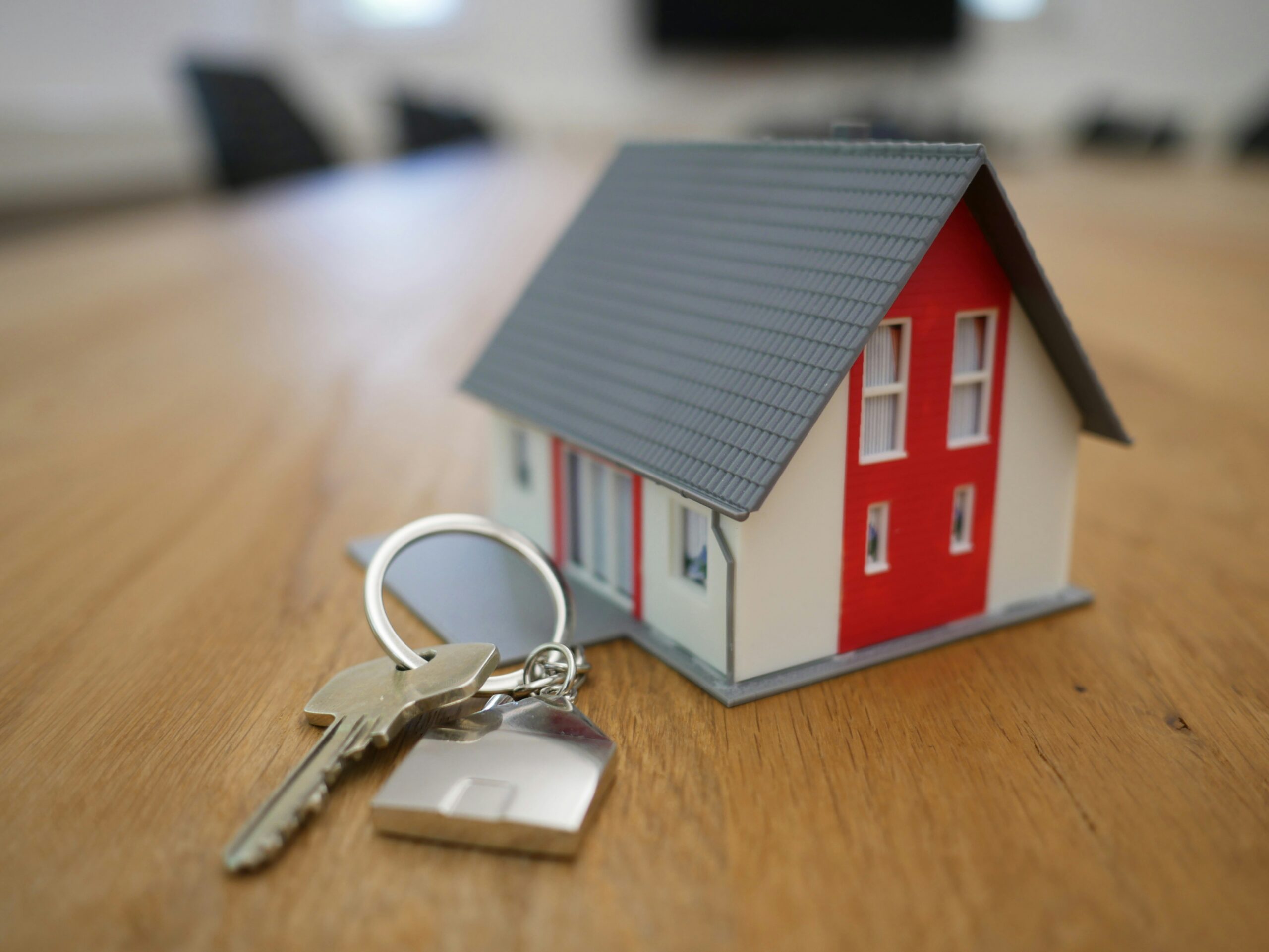 Acheter ou vendre un bien en France sans parler la langue : quels documents faire traduire ?